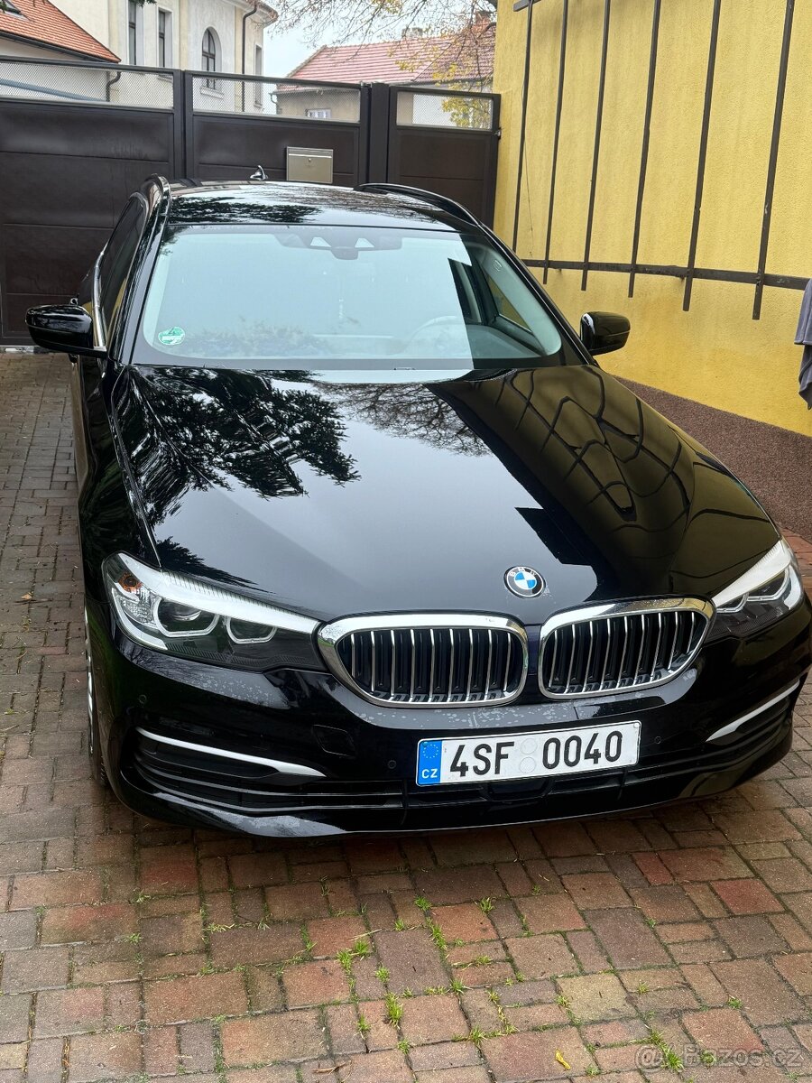 BMW 530d xDrive Touring | 195 kW | 1. majitel v ČR - 2