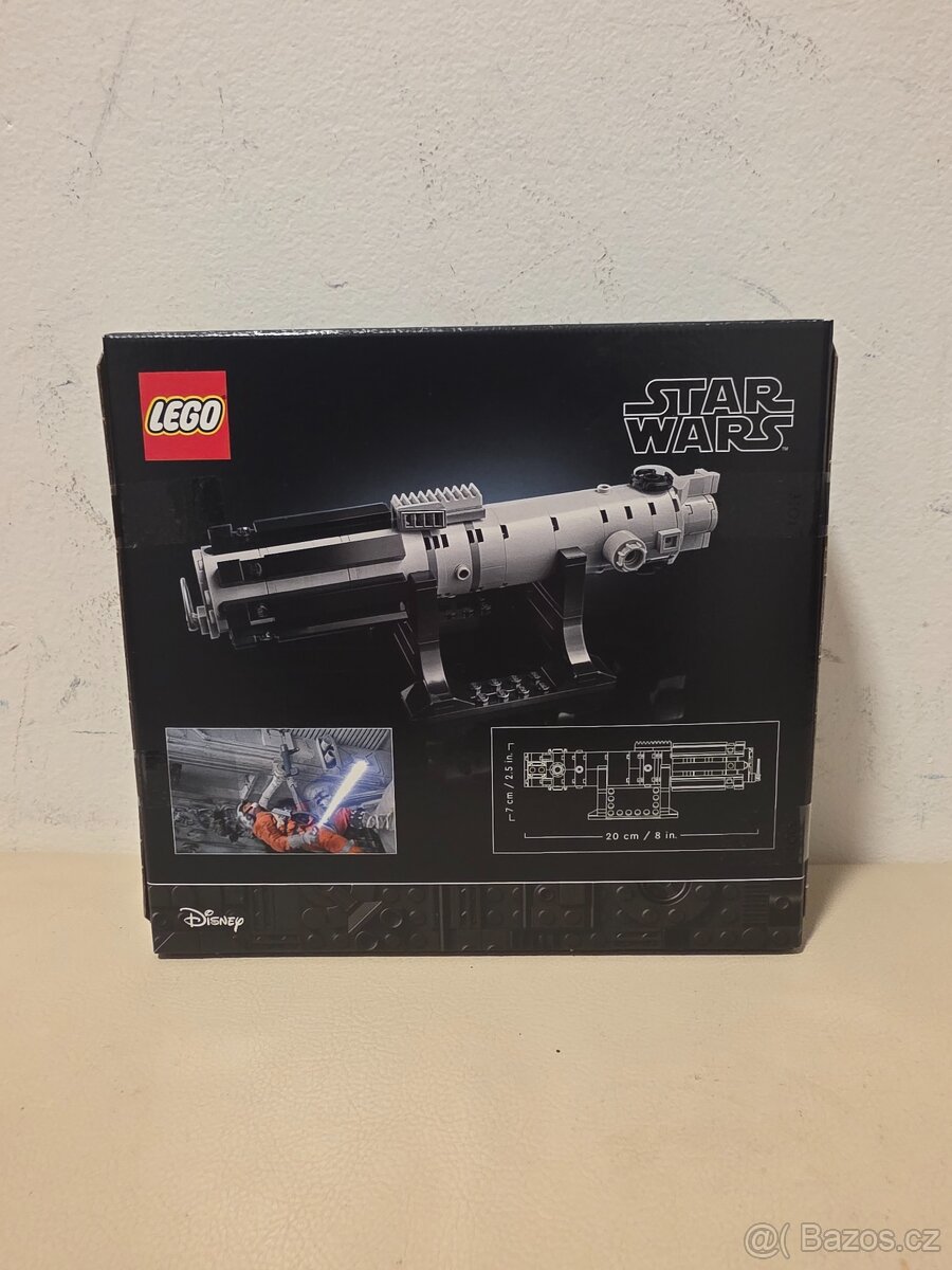 LEGO® Star Wars™ 40483 Luke Skywalker's Lightsaber - 2