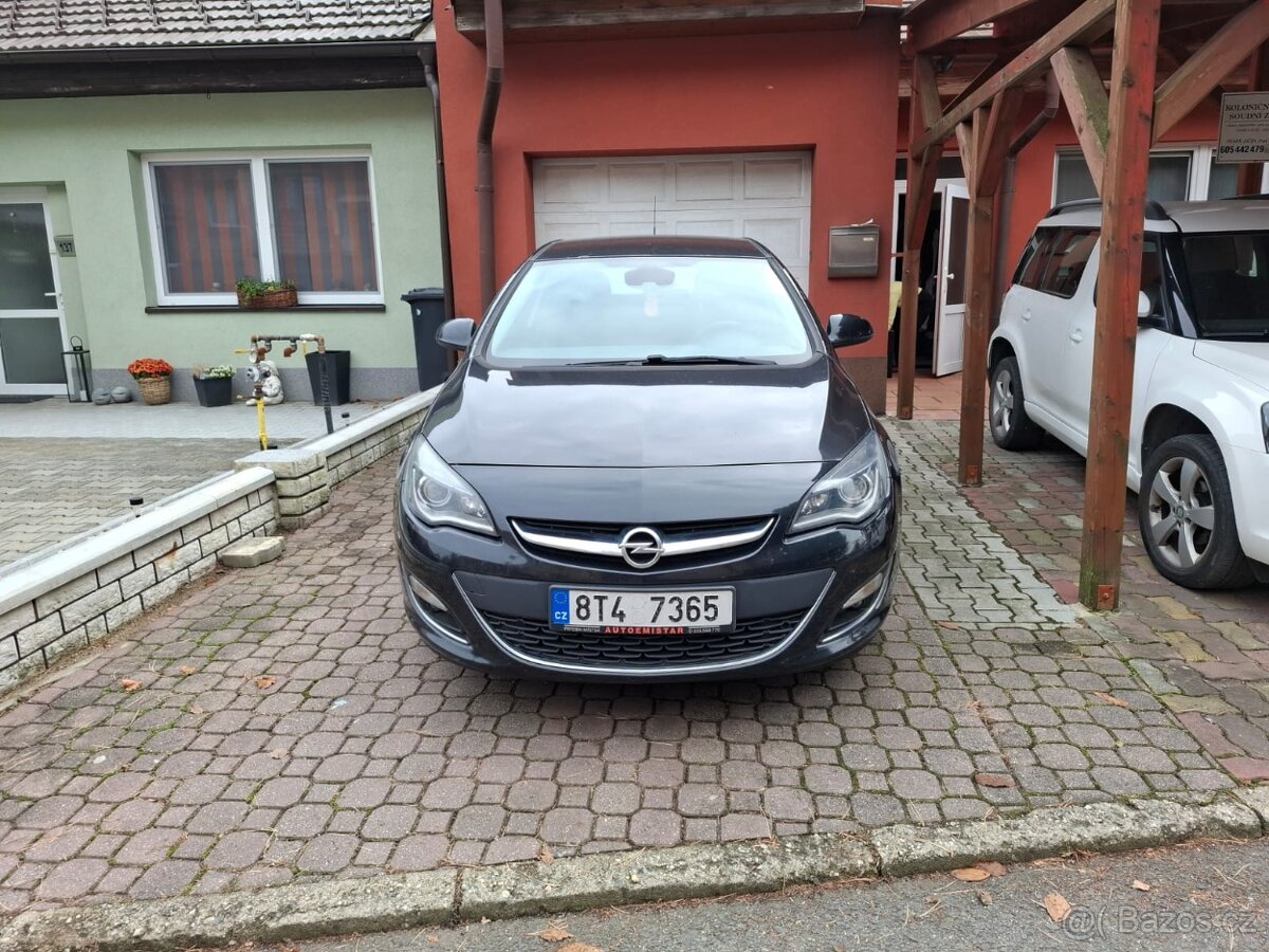 Opel Astra J 2.0 CDTI 121 kW, 2013 – top stav, výbava, cena - 2