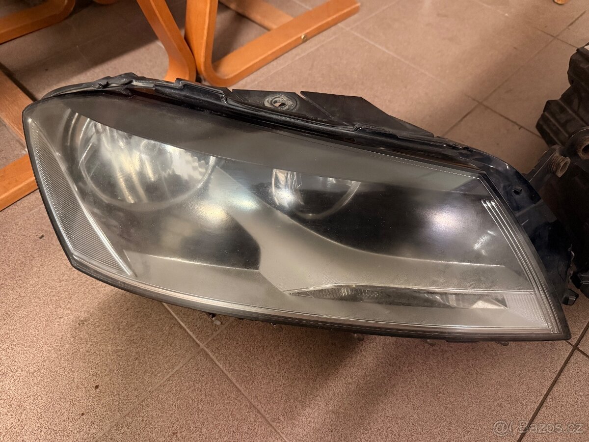PREDNI SVETLA NA VOLKSWAGEN PASSAT B7 - 2