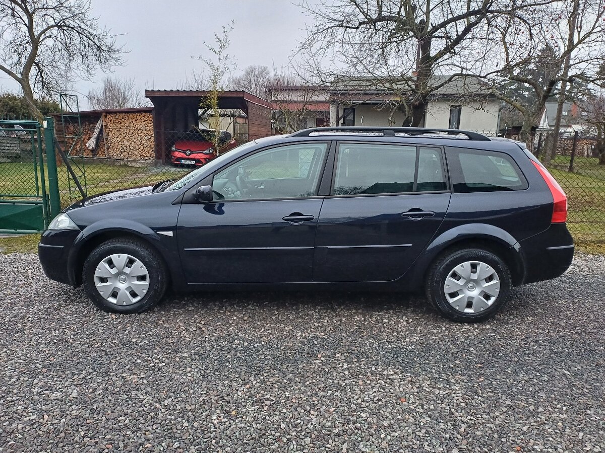 1. MAJITEL...Renault Megane 1.6 16V rok 2009 - 2