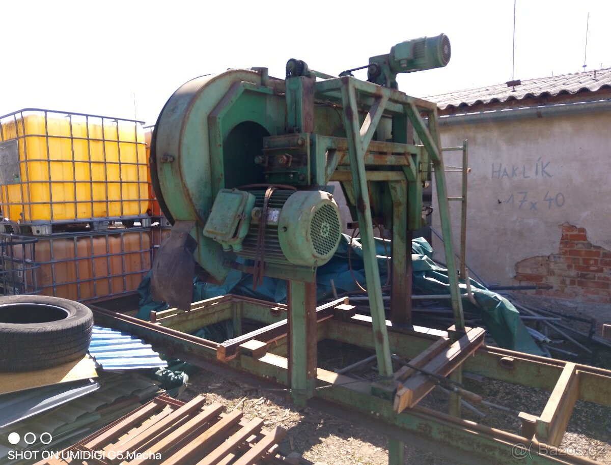 Kmenová pásová pila Lignotech - 2