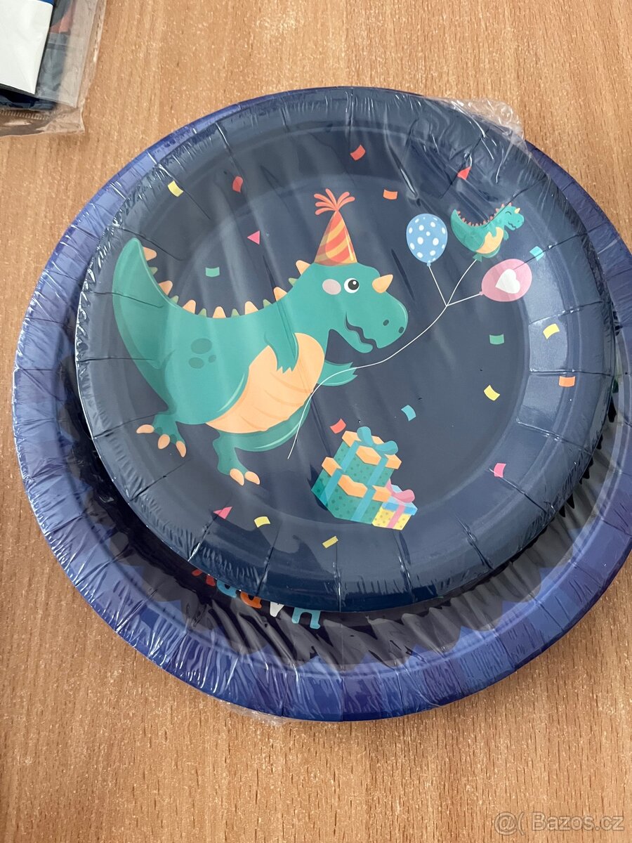 Sada na oslavu ,,dino,, 16 hostů - 2