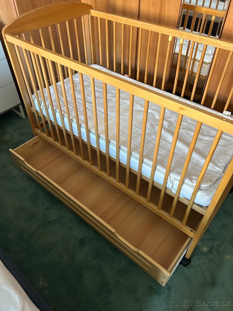 Dětská dřevěná postýlka - 2