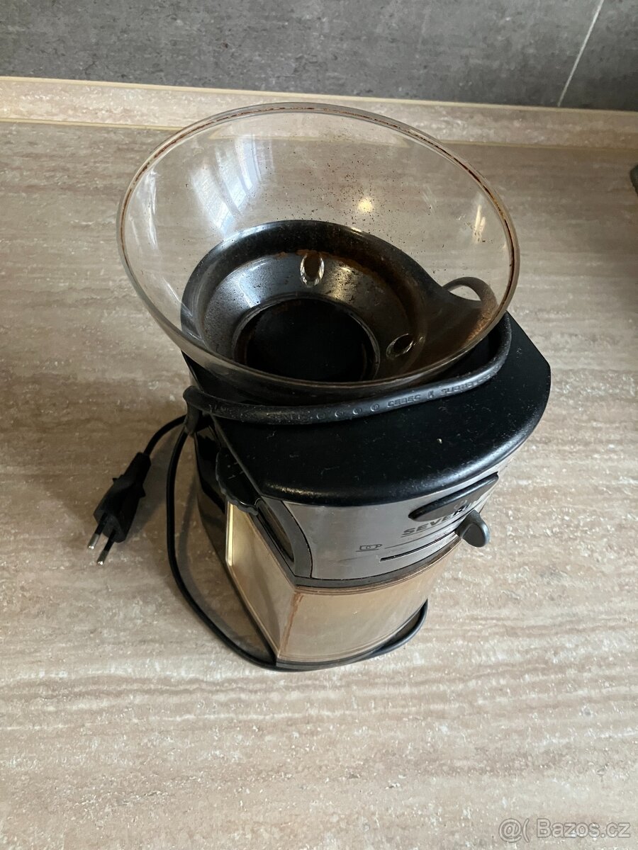 Mlýnek na kávu Severin - 2