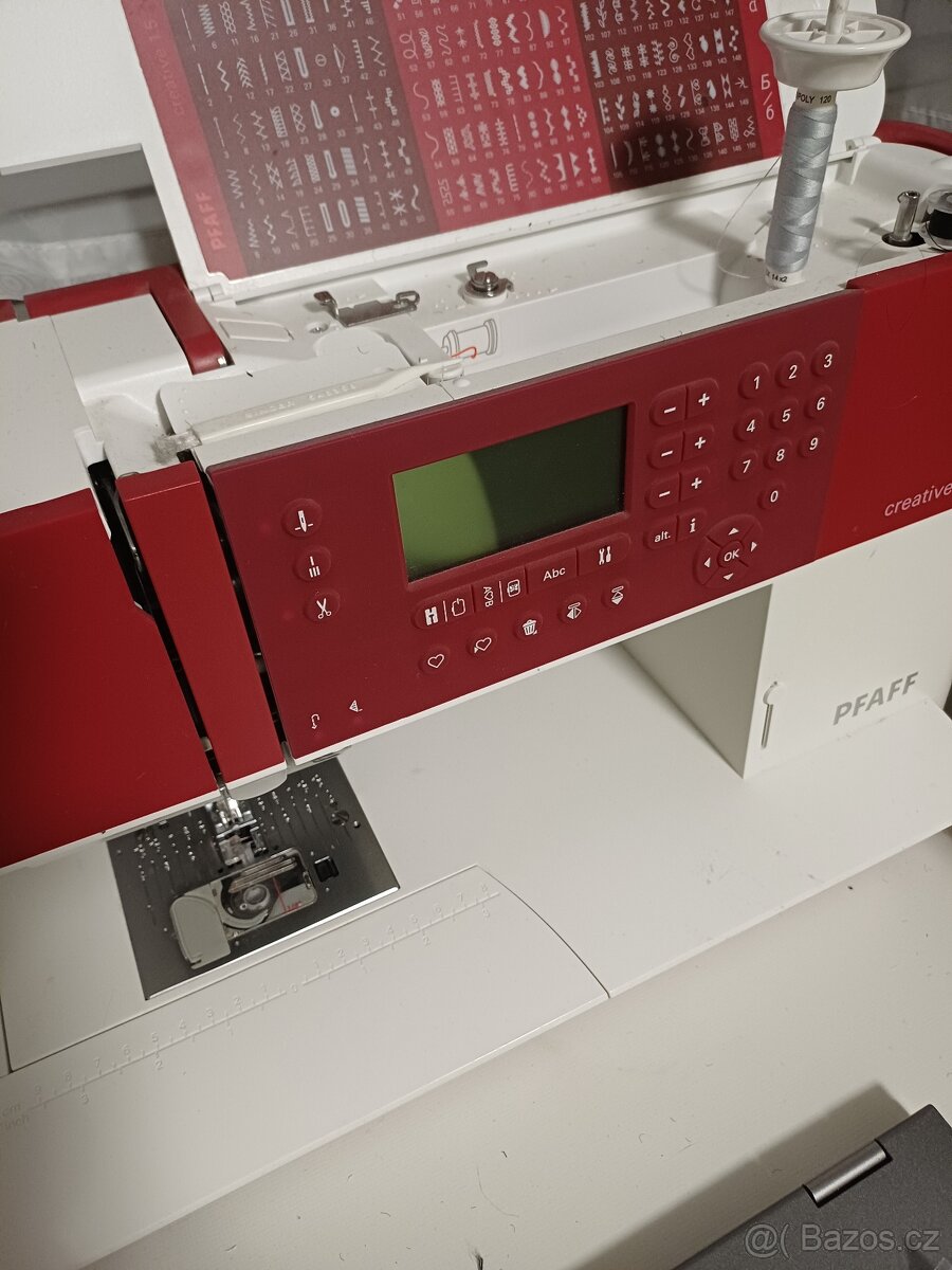 Pfaff creative + vyšívací jednotka - 2