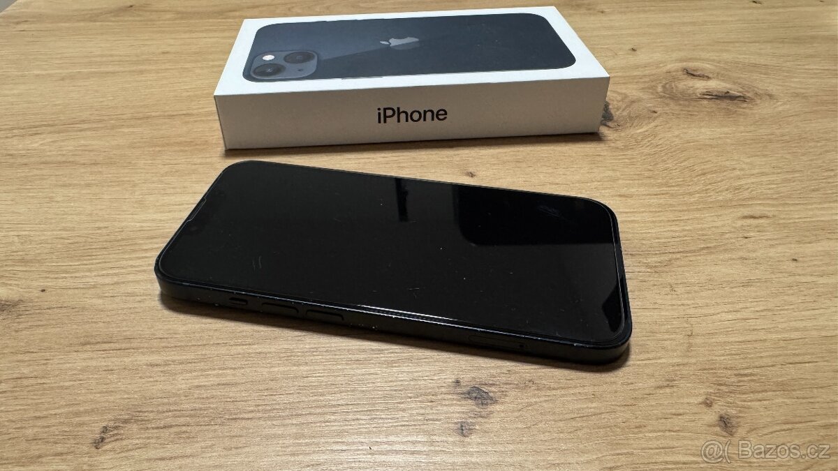 Apple iPhone 13 256GB, cena 4800Kč - 2