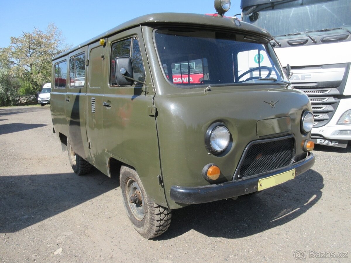 UAZ 452 Buchanka - 2
