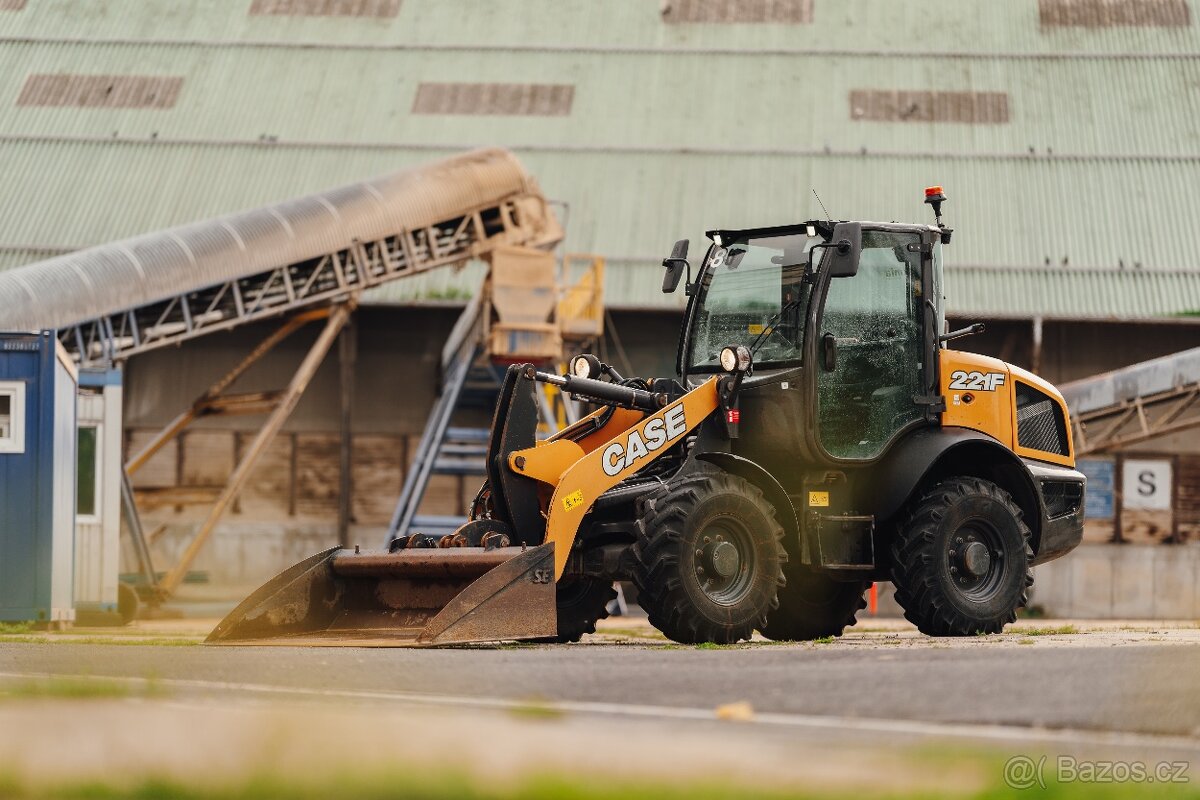 Kolový nakladač Case 221F – 1.488 Mth, 6.8t, Nová cena - 2