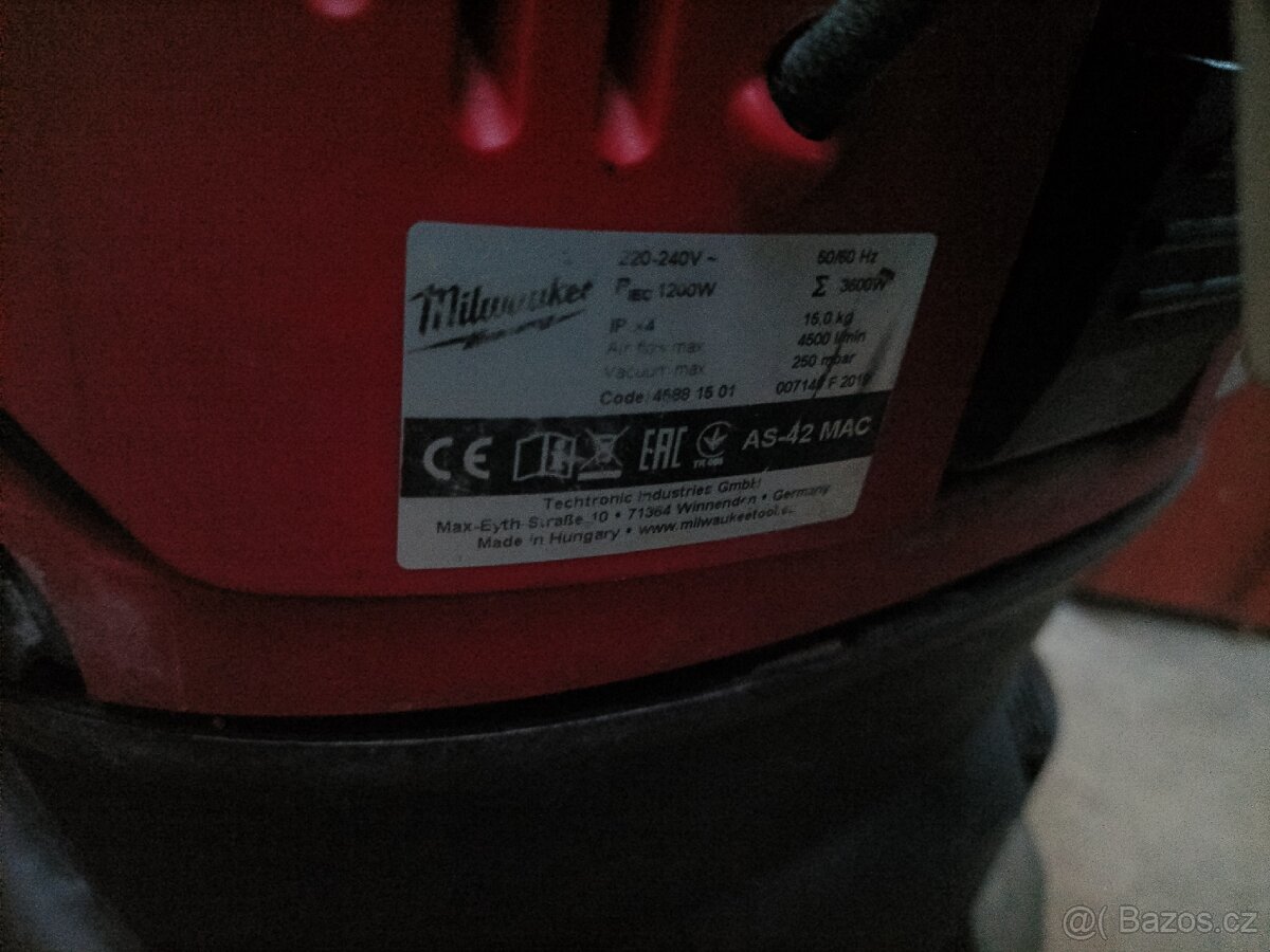 Průmyslový vysavač Milwaukee - 2