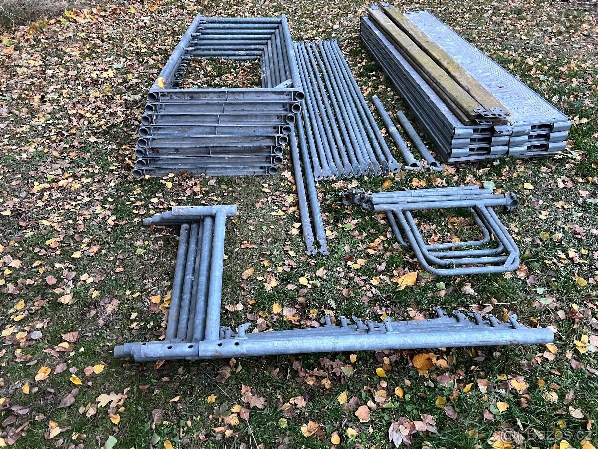 Lešení Hünnebeck Bosta . - 2