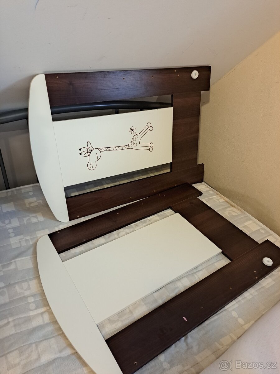 Dětská postýlka s matraci a uzavřeným šuplikem - 2