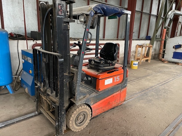 Elektrický vysokozdvižný vozík TOYOTA-dobrý stav - 2