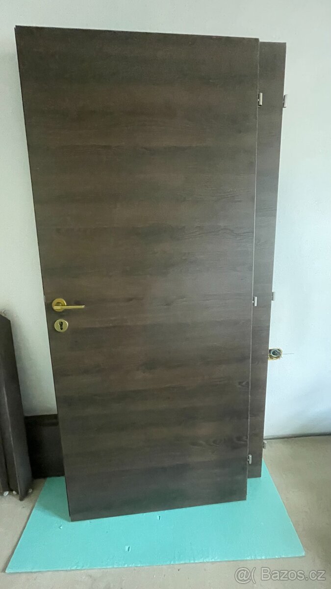 2 x interiorové dveře s obložkami 80cm - 2