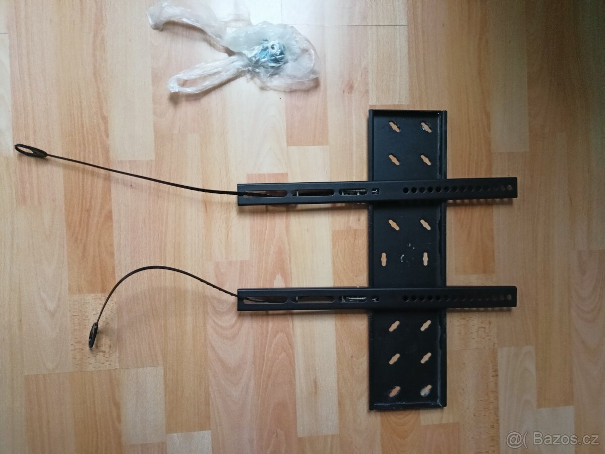 Držák na zeď pro TV uzamykatelný - 2
