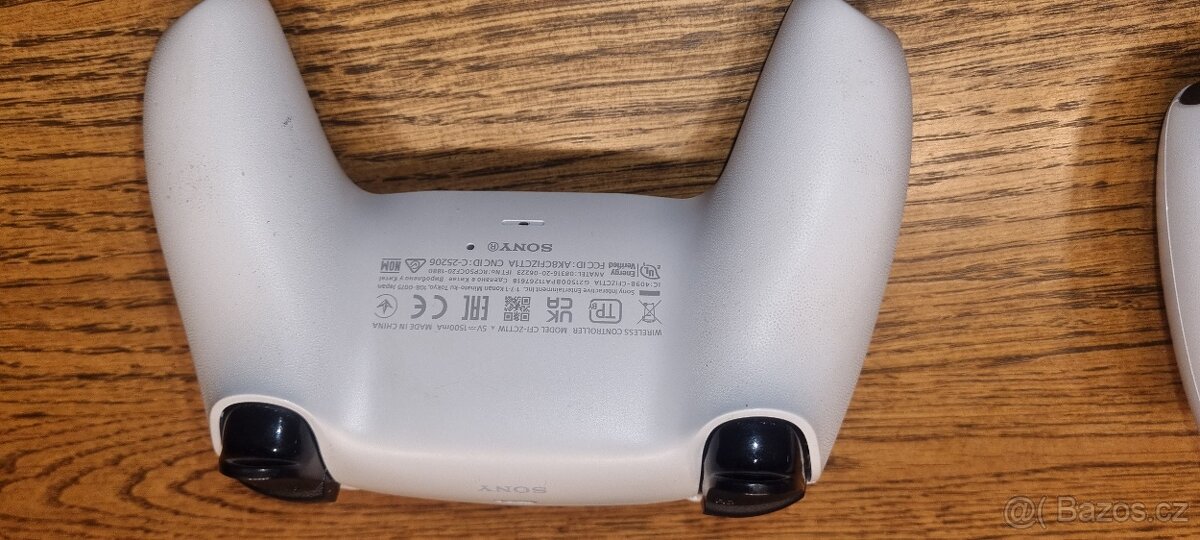 PS4 wireless controller - cfi-zct1w - bílý - 2