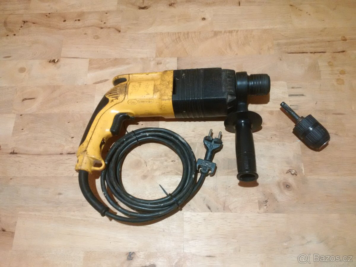 Silná vrtačka DeWalt - 2