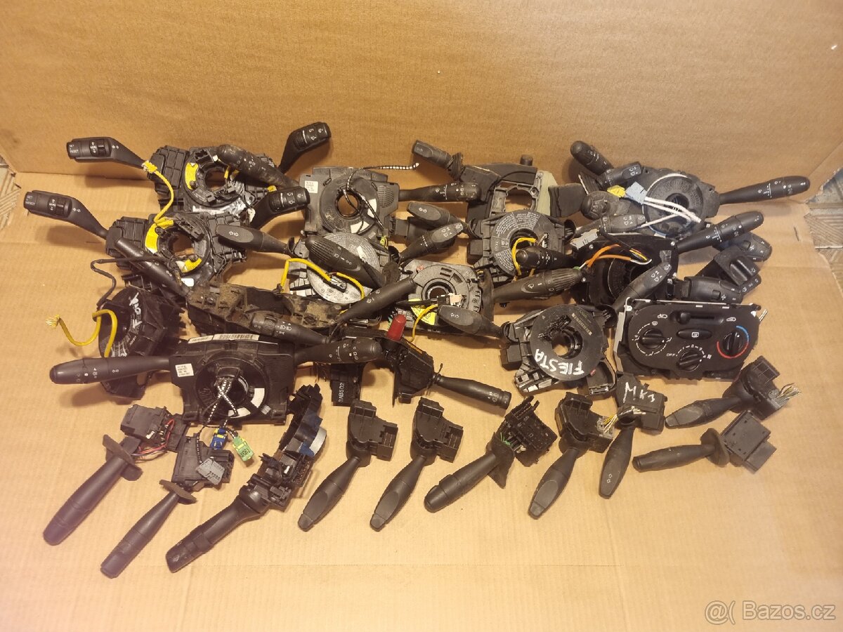 LEVNĚ Podvolantové páčky, přepínače PSA, Ford, Renault - 2