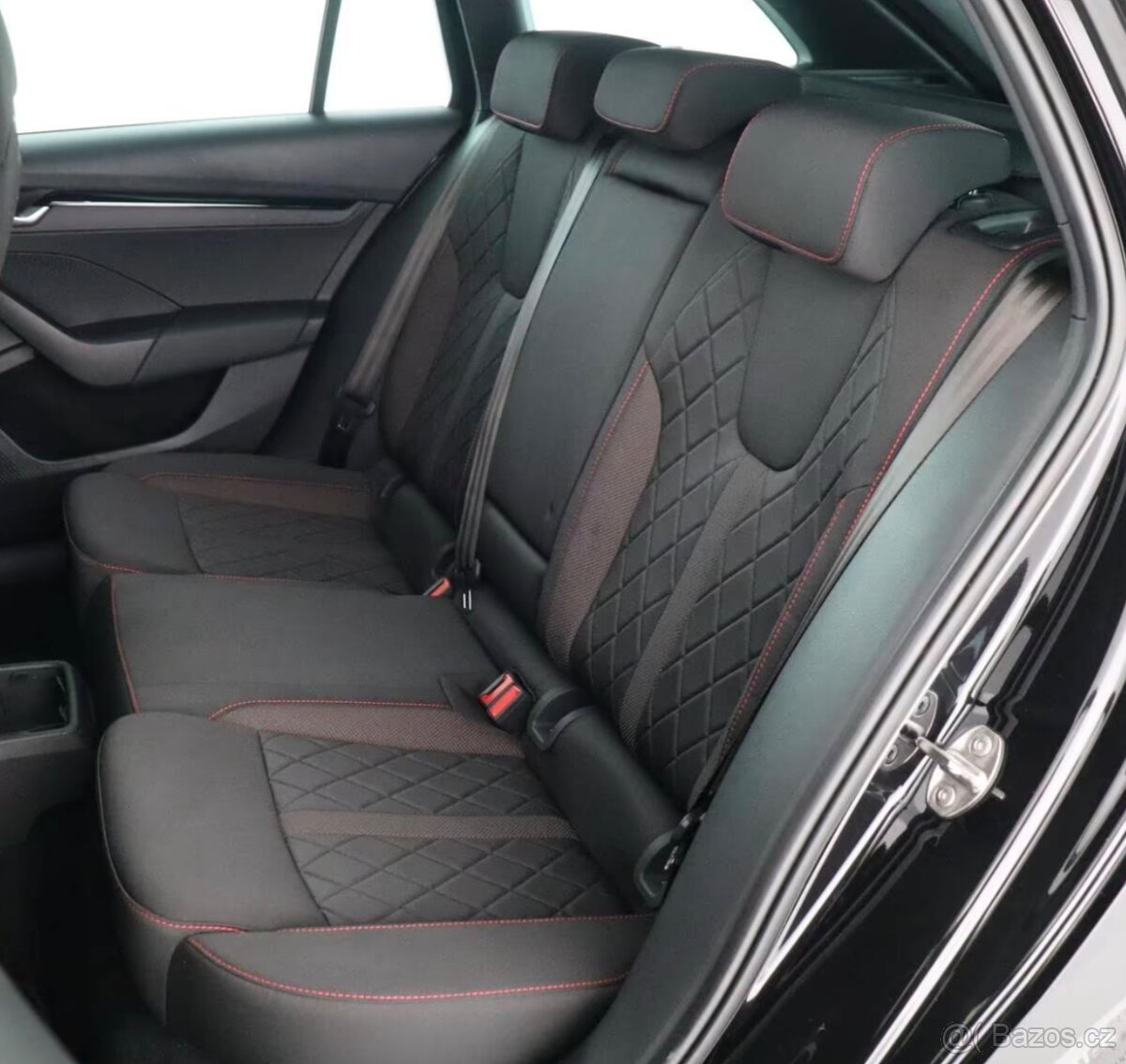 Škoda Octávia IV RS interiér - 2