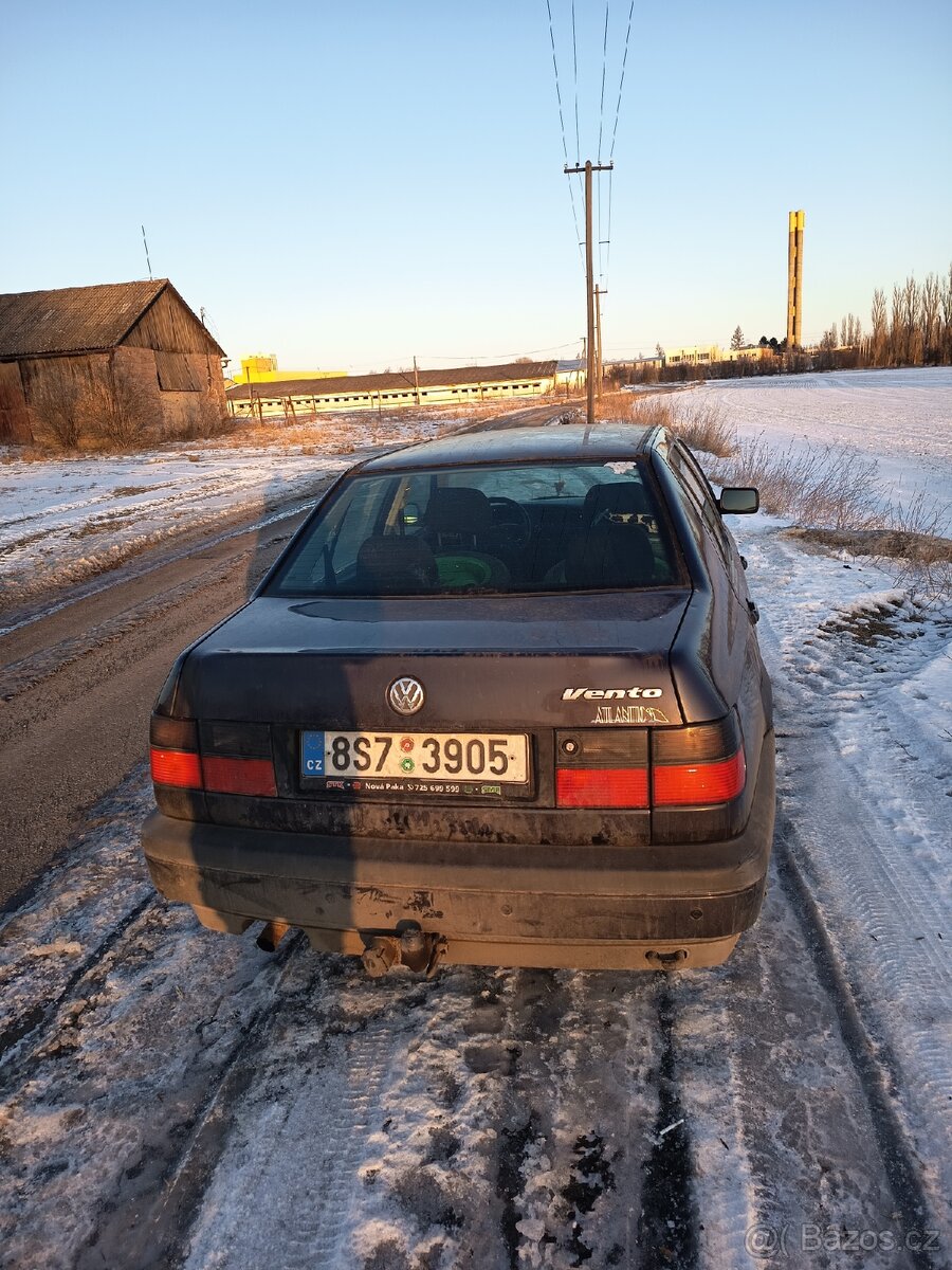 VW Vento - 2