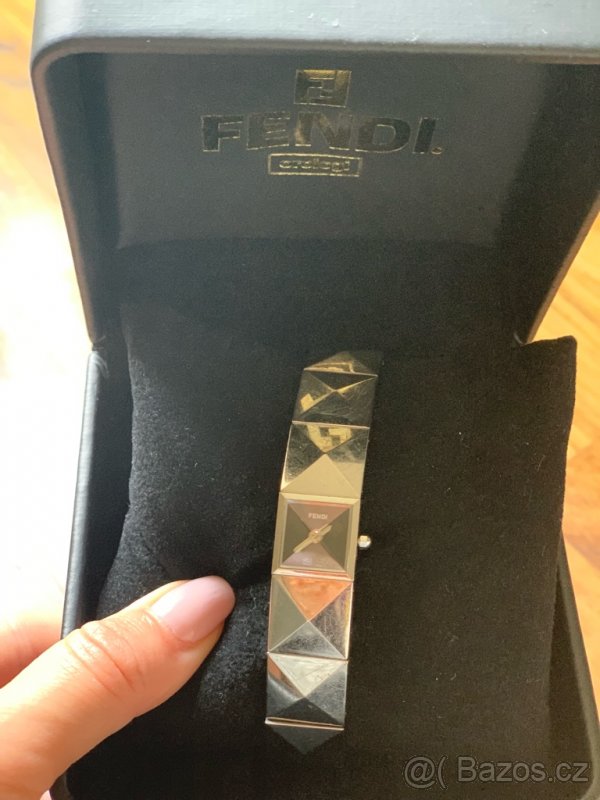 Nové dámské hodinky Fendi - 2