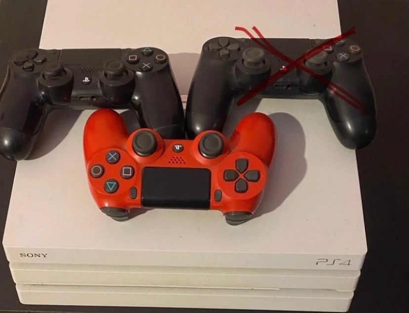 Playstation 4 Pro - 2