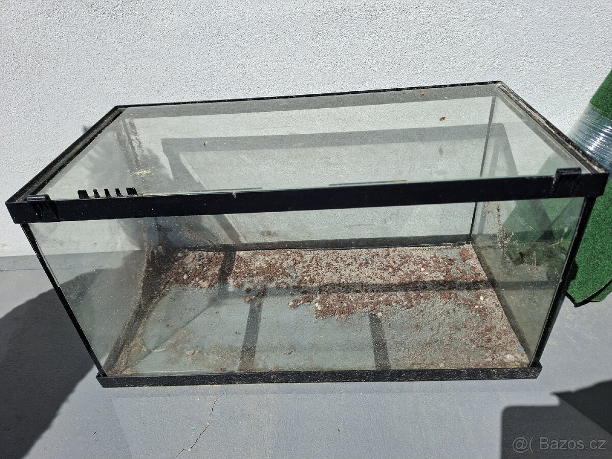 Akvarium s krytem - 2