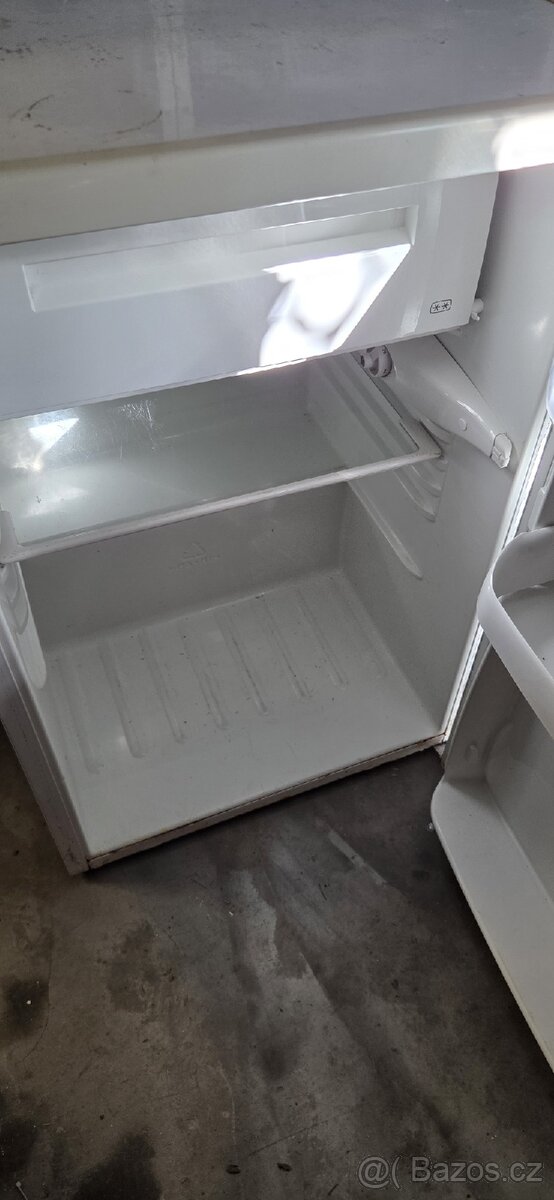 Prodám starší lednici s mrazákem - 2
