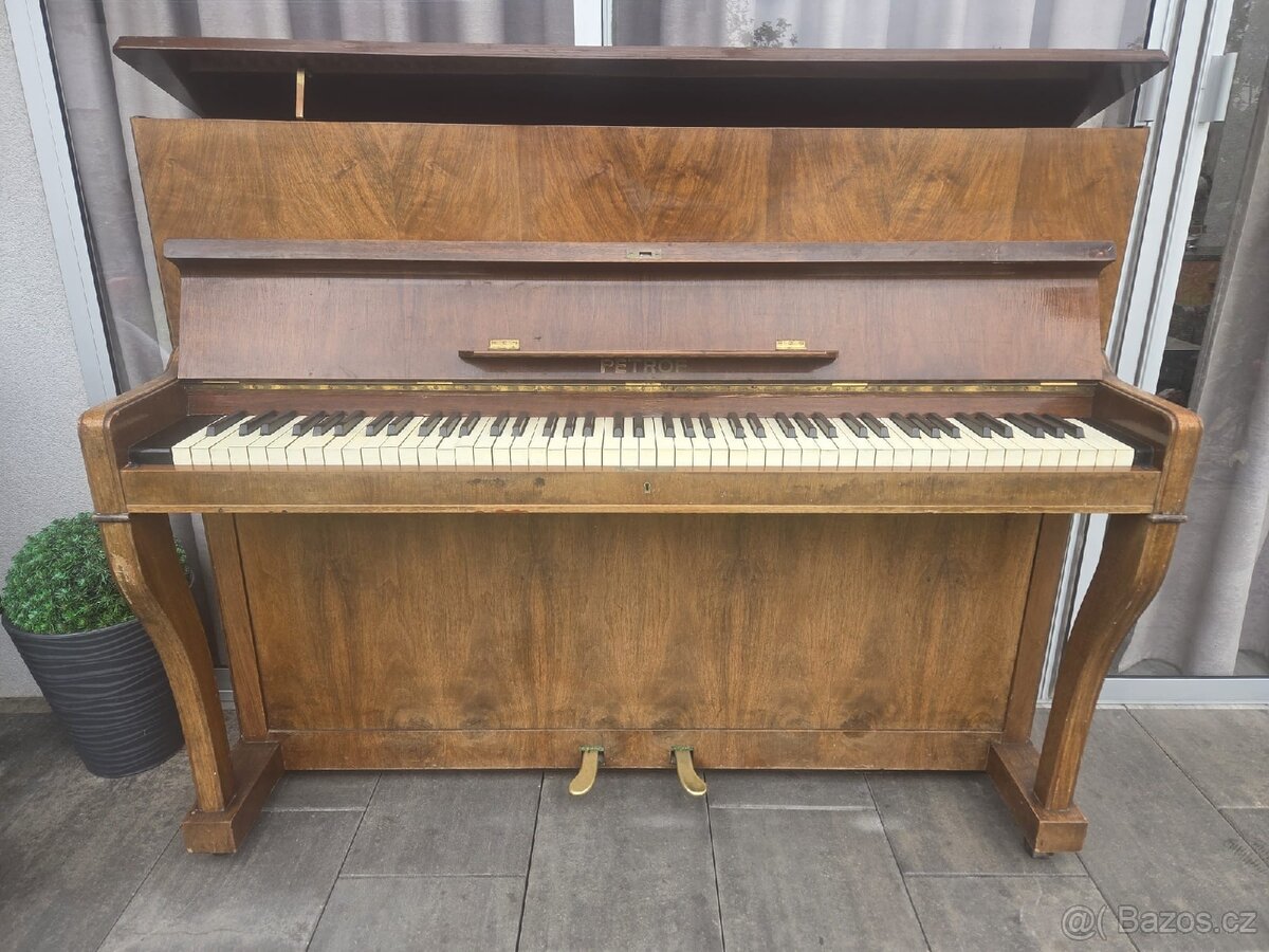 Piano Petrof - 2