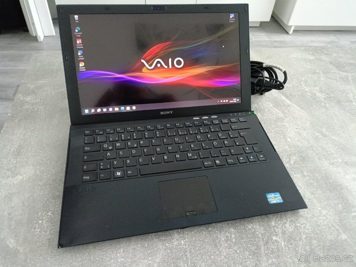 Sony Vaio SV-Z1311C5E - 2