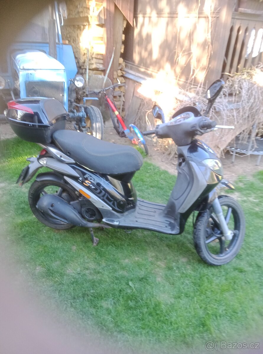 prodám skútr Piaggio 125 - 2
