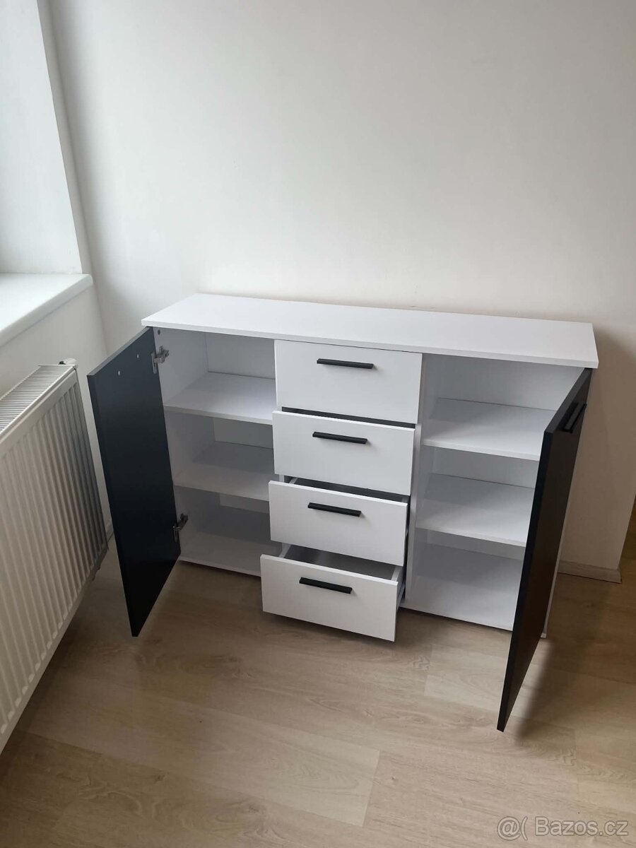 Sconto Komoda BERNO 4 - bílá/černá - 2