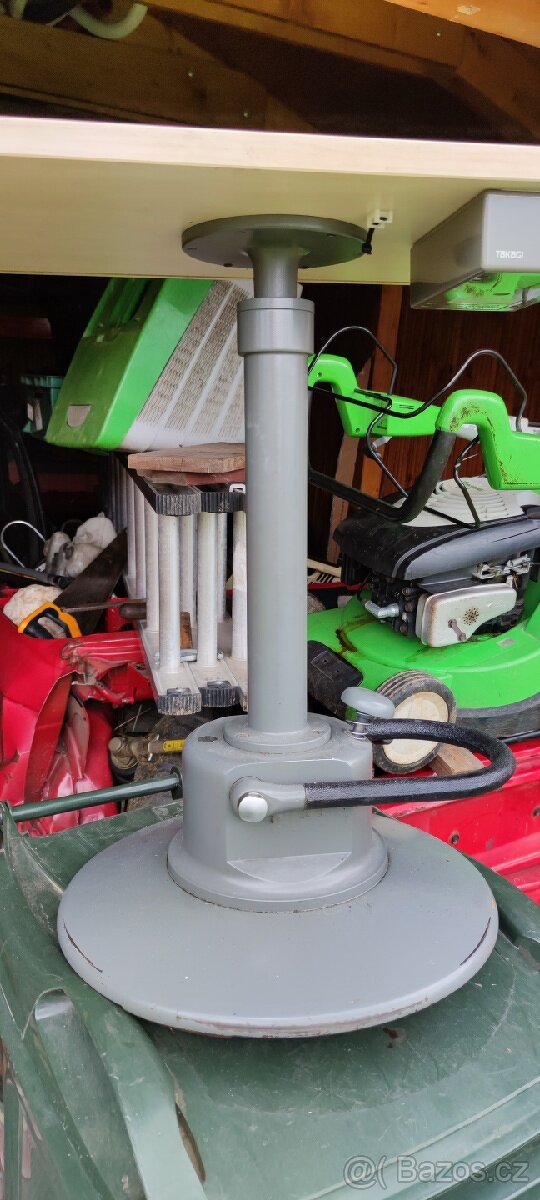 Hydraulicky stolek - 2