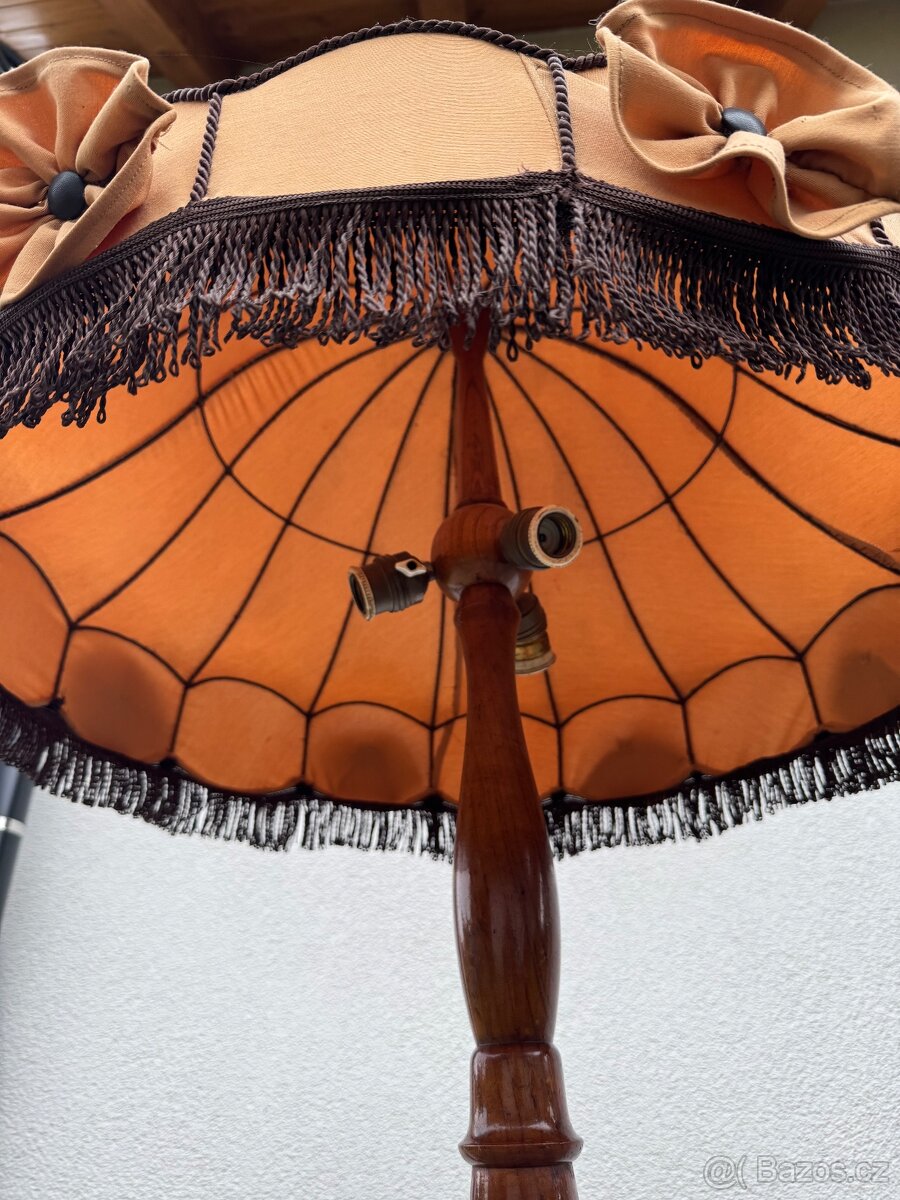 Stojací vintage lampa s odkládacím stolkem - 2