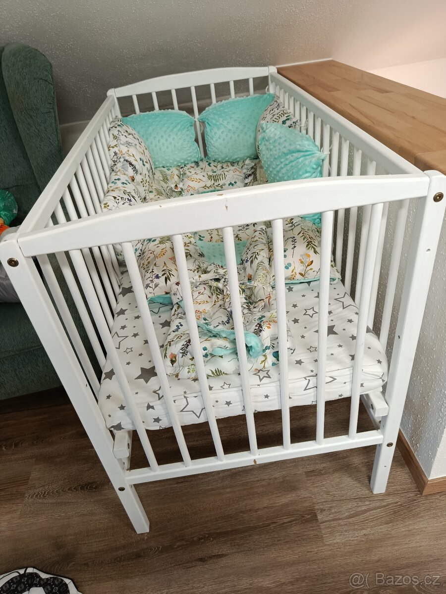 Dřevěná bílá postýlka - 2