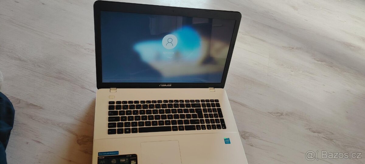 Asus X751M pěkný stav, HDD 1TB , 17,4´',nabíječka - 2