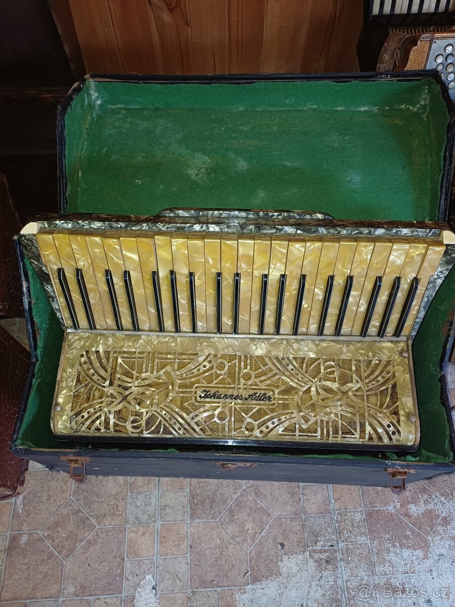 Akordeon, historická harmonika pianovka Johannes Adler - 2