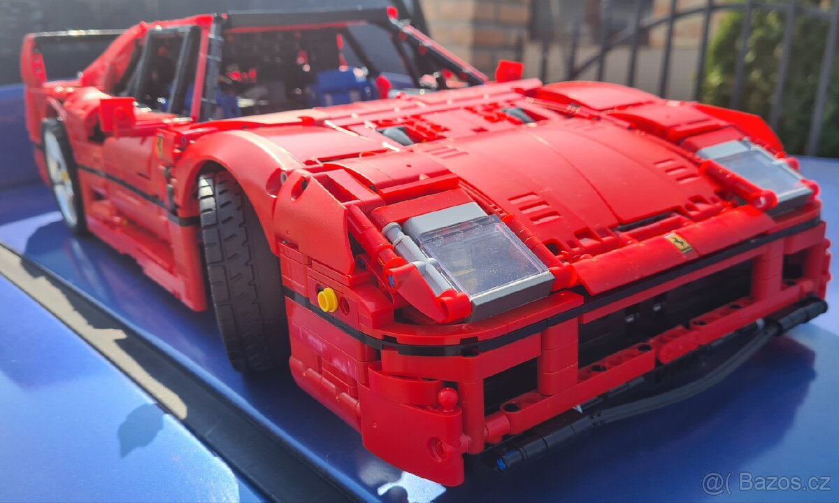 Ferrari F40 1:8 - 2