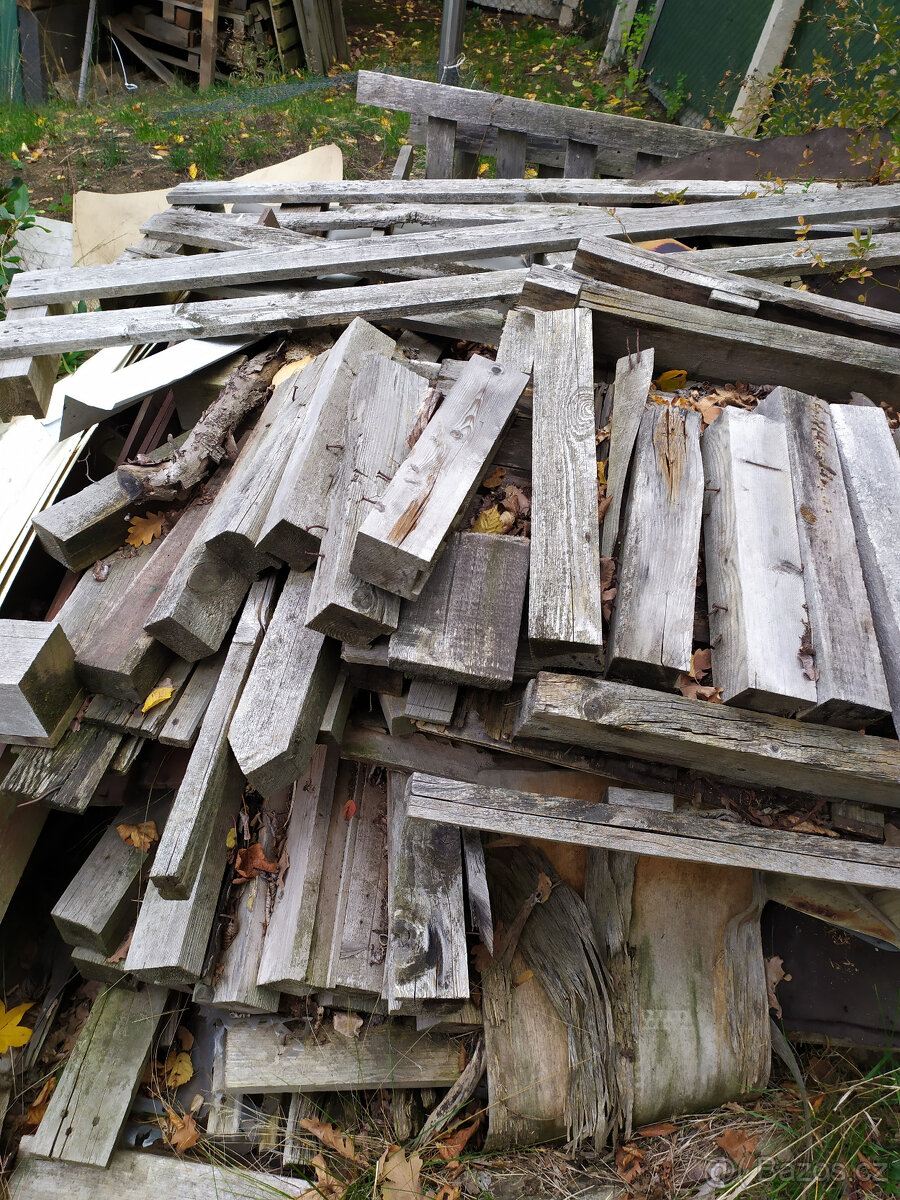 FŮRA DŘEVA NA TOPENÍ - 2