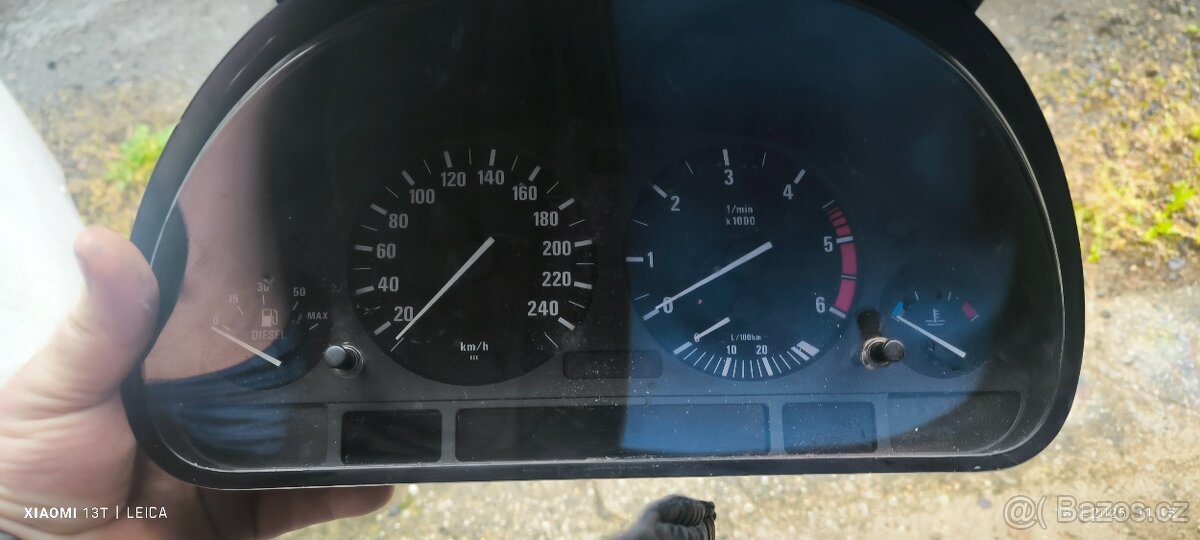 Budíky BMW E39 - 2