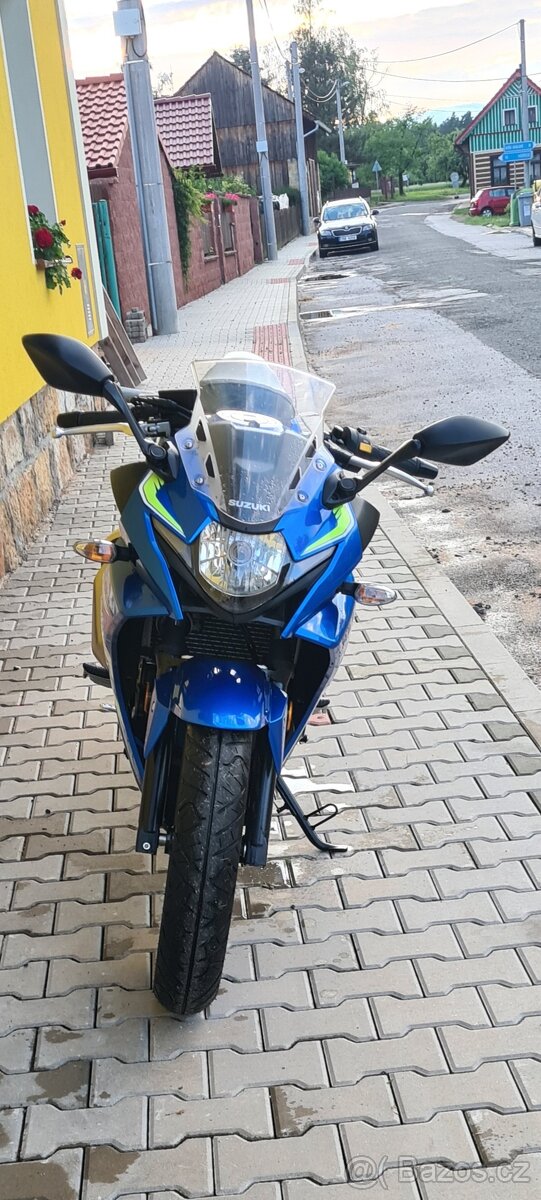 Suzuki GSX 250r - 2