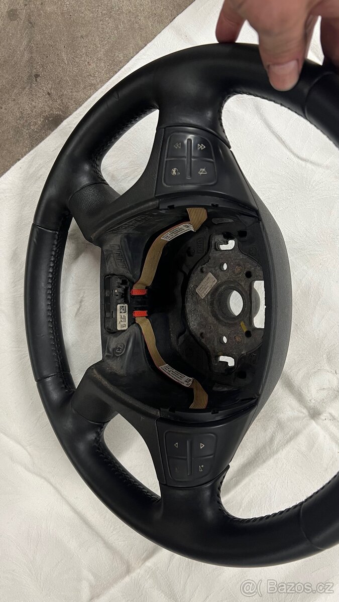Čtyřramenný kožený multifunkční volant Škoda - 2