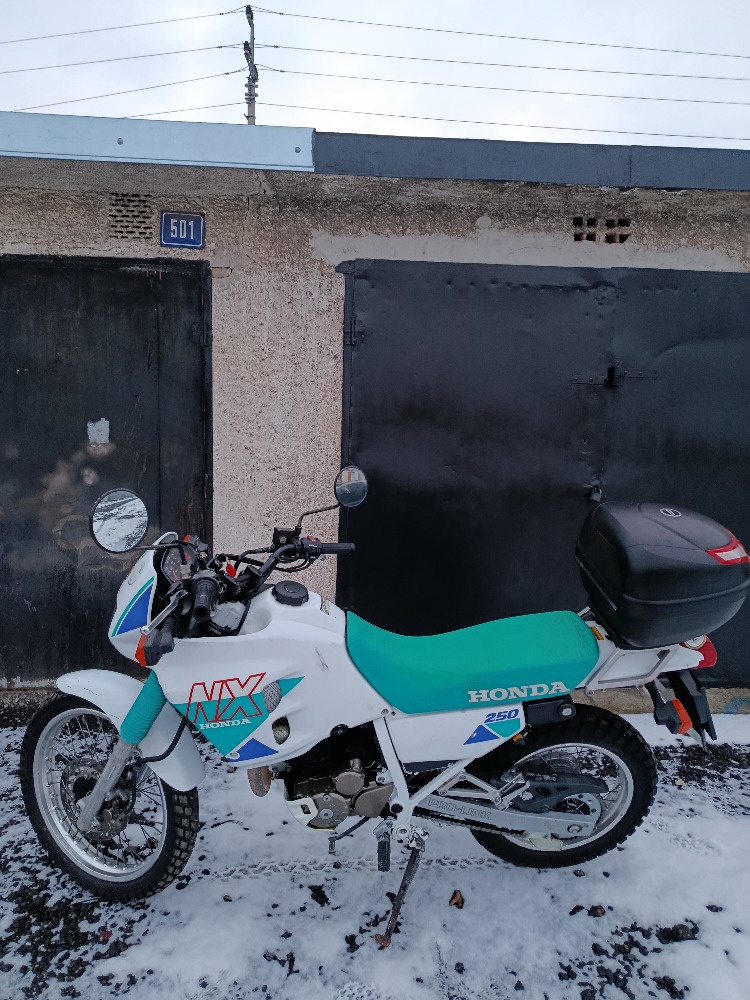 Honda NX 250 Dominátor - 2