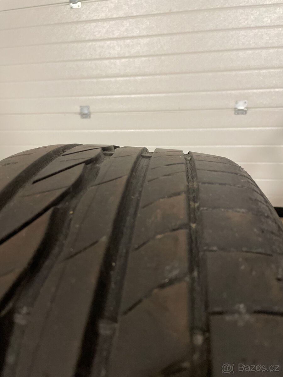 Pneu Bridgestone 215/45 R16 - 2