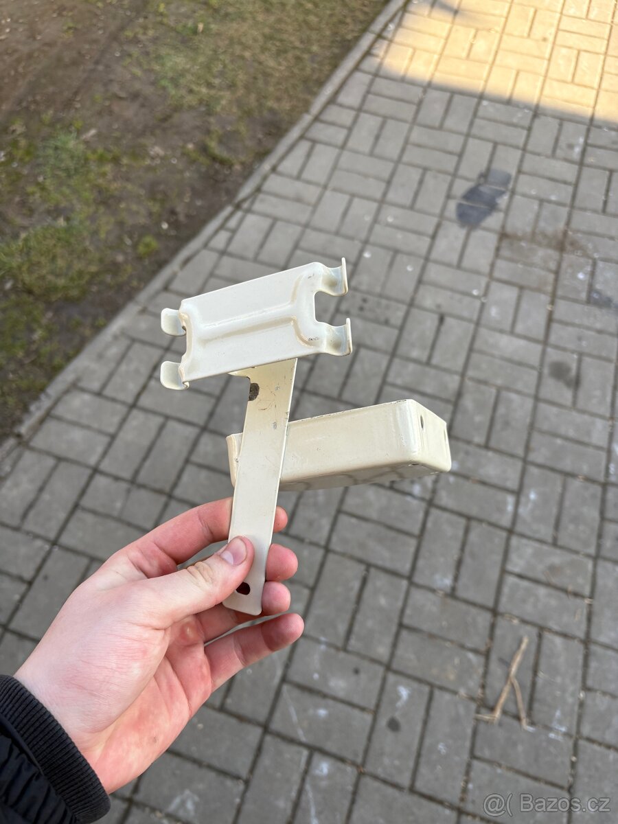 Držák nářadí Pionyr - 2