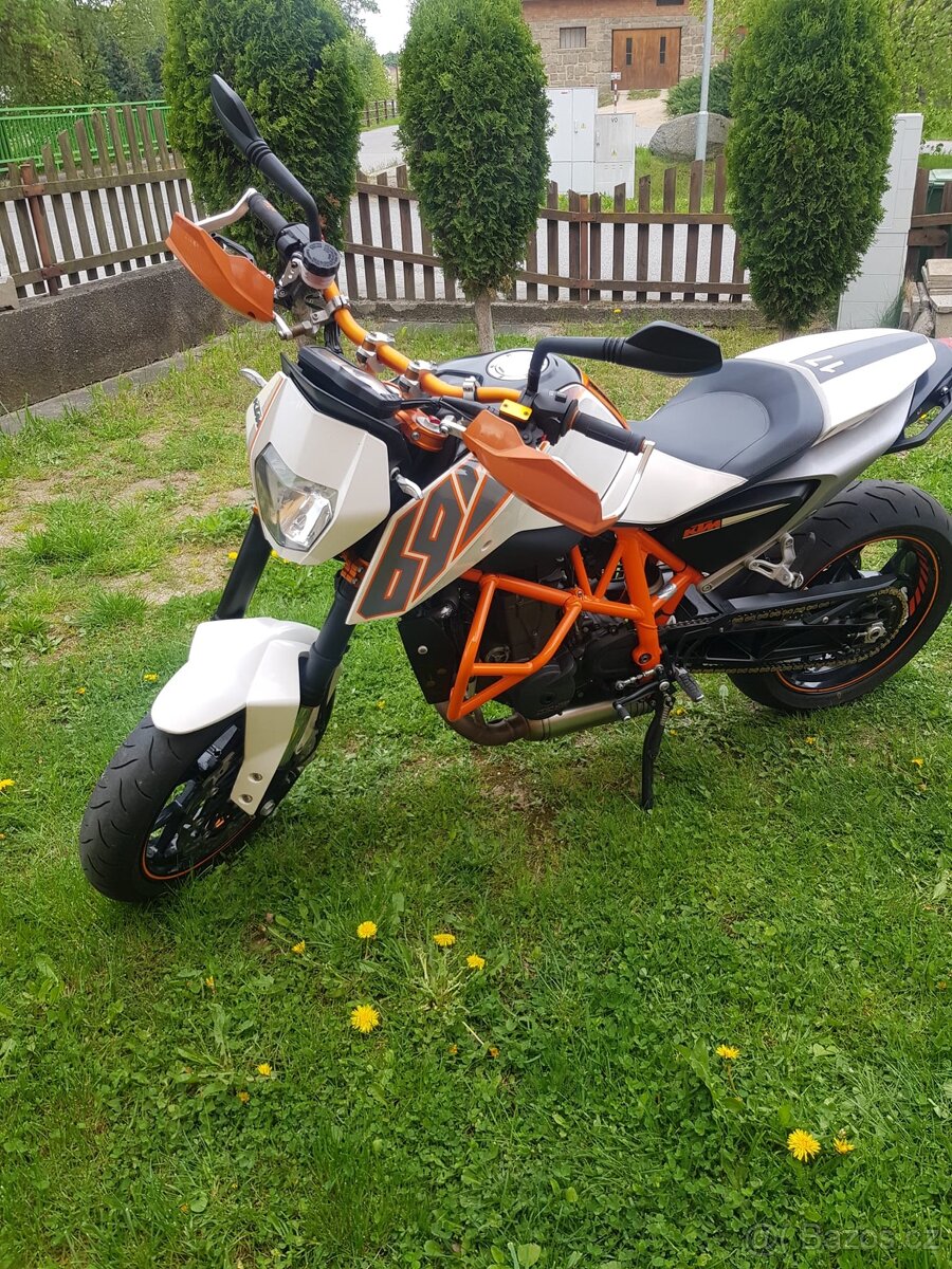 KTM Duke 690cc - 2