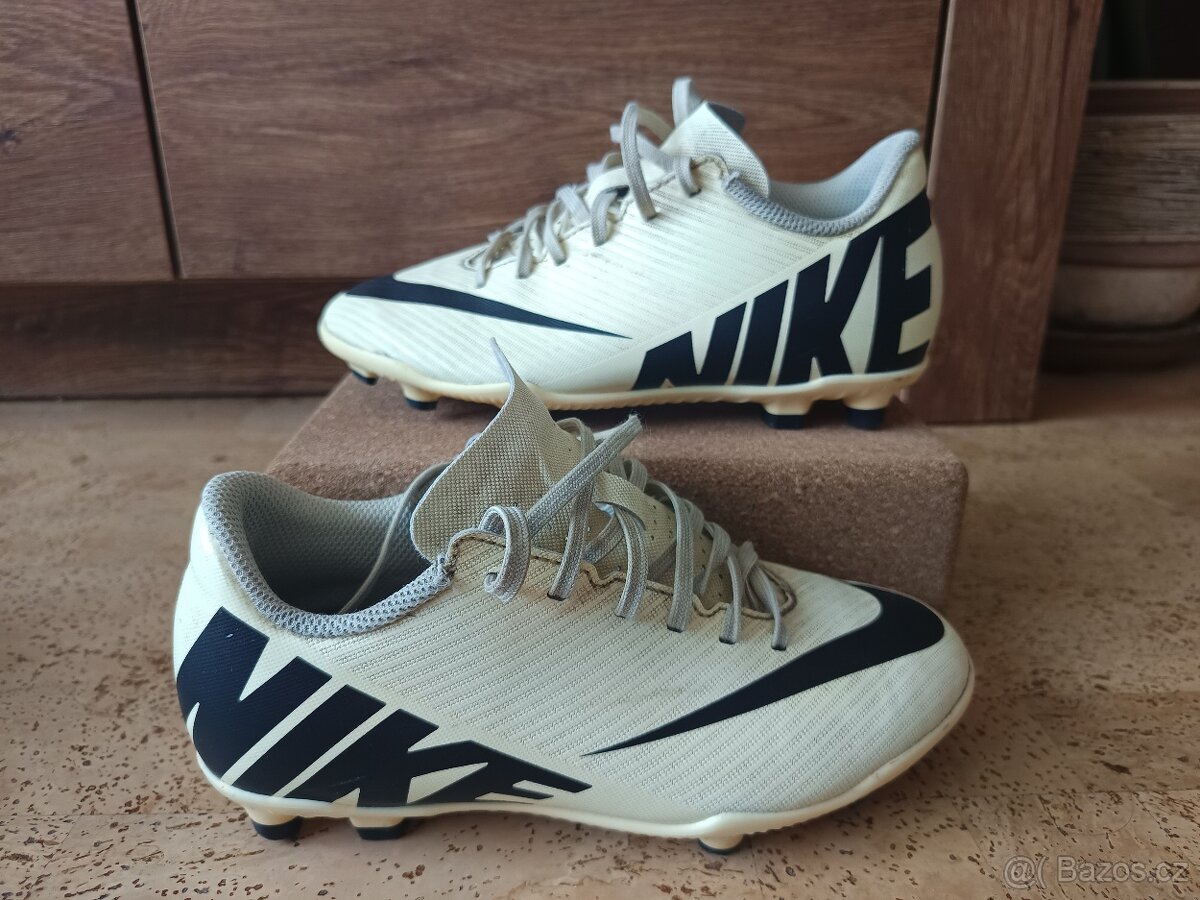 Kopačky Nike ,velikost 32 - 2