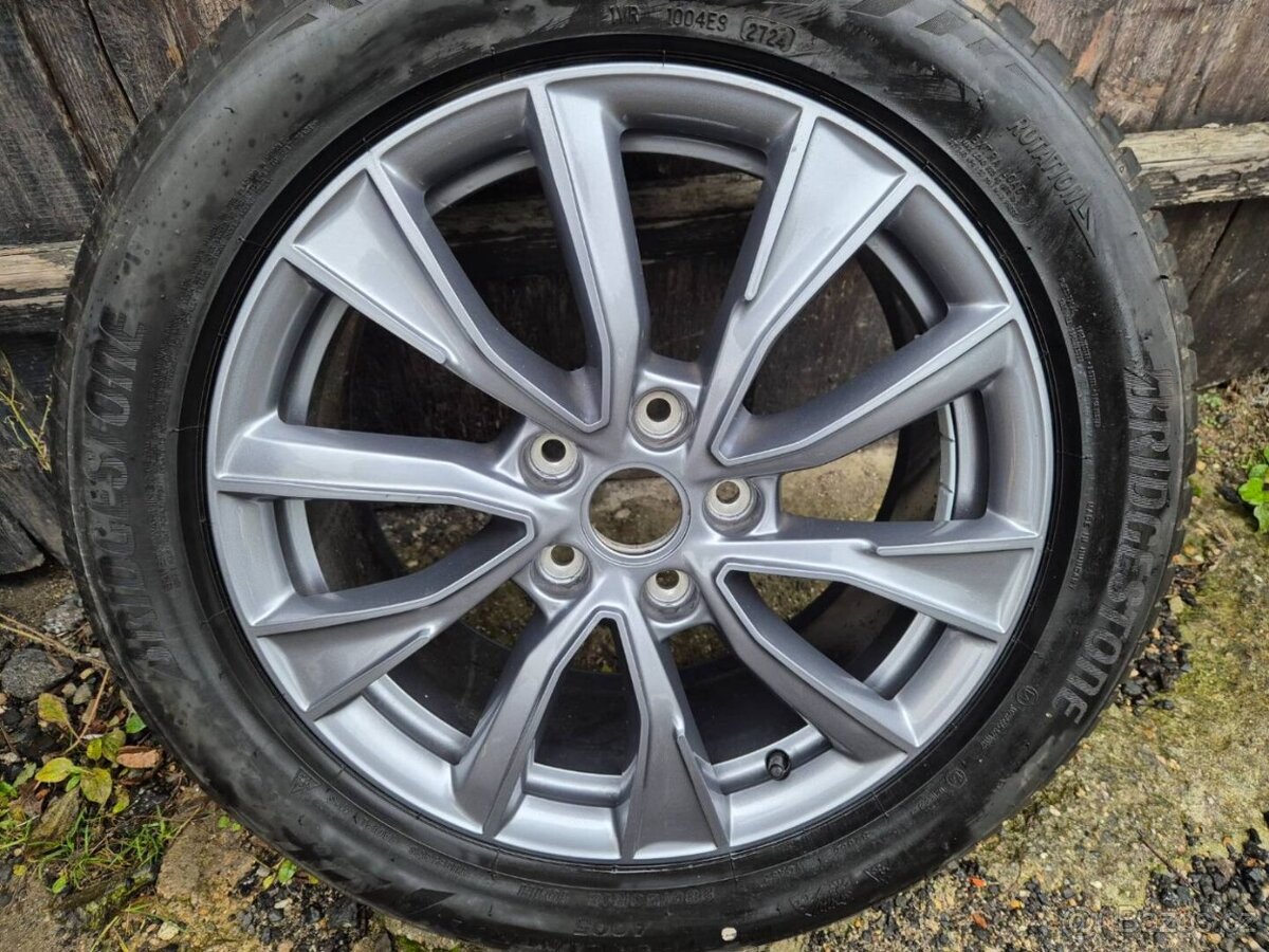 Celoroční sada Volkswagen T7 Multivan R18 - 2