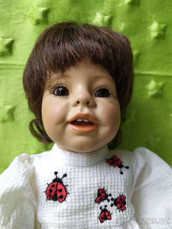 Pocelánová holčička se zoubkama - 2