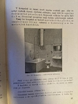 Šicí stroj, kniha Doma a školní zpráva. - 2